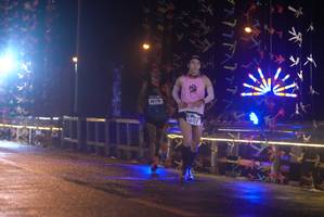 BIB: 40170, 0122
                            <button type="button" onclick="openModal(18273911)" class="btn btn-primary btn-sm float-right btn-popup" data-toggle="modal" data-target=".modal-high-quality">
                        <i class="fas fa-shopping-cart"></i> Add to Cart
                    </button>
                                            <button type="button" onclick="isThisMe(18273911, true)" class="btn btn-success btn-sm float-right btn-popup btn-isme hidden" data-toggle="tooltip" data-placement="bottom" title="นี่คือรูปของคุณใช่ไหม คลิกที่นี่เพื่อเอาเข้าอัลบั้ม">
                        <i class="fas fa-plus"></i> Add to album
                    </button>
                    <button type="button" onclick="isThisMe(18273911, false)" class="btn btn-warning btn-sm float-right btn-popup btn-isnotme hidden">
                        <i class="fas fa-ban"></i> Remove from album
                    </button>